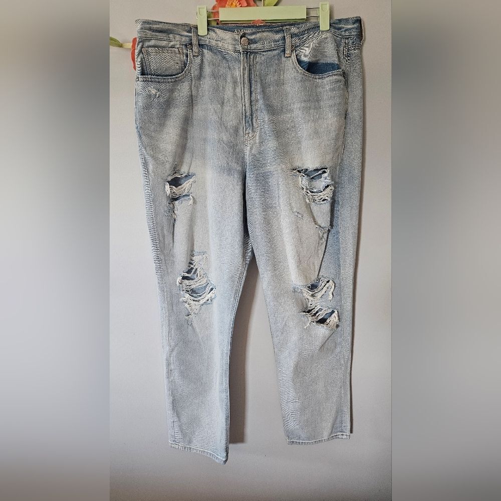 American Eagle Outfitters Light Gray Distressed Straight-Leg Jeans - Picture 2 of 12